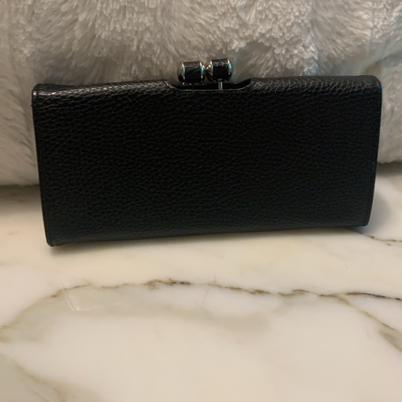 TAHARI Midnight Garden Clutch Black Wallet With RFID - Picture 4 of 9